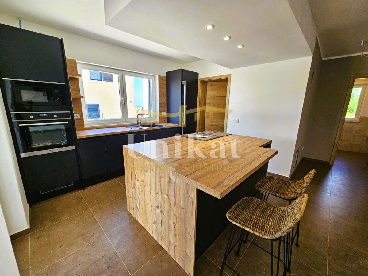 Nuova costruzione: casa con 3 camere da letto e piscina - vista mare